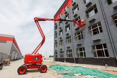 济南曲臂车租赁价格全解析与办公场景应用指南